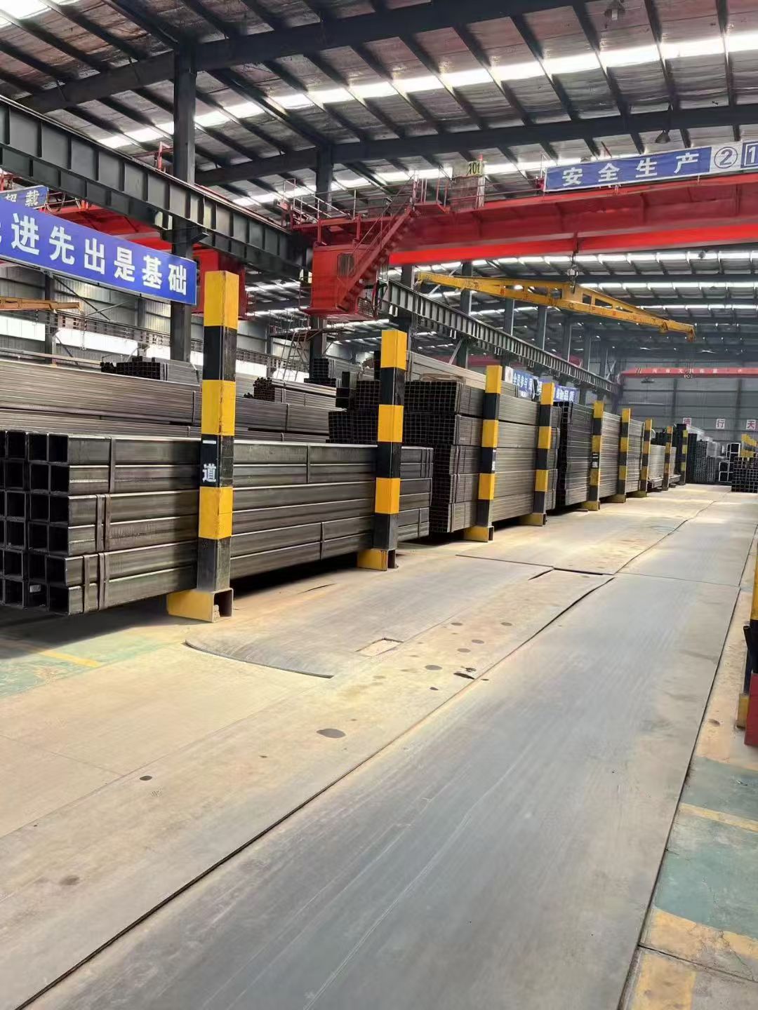 ��ǿ����